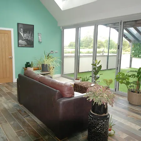 Maple Gardens Church Fenton